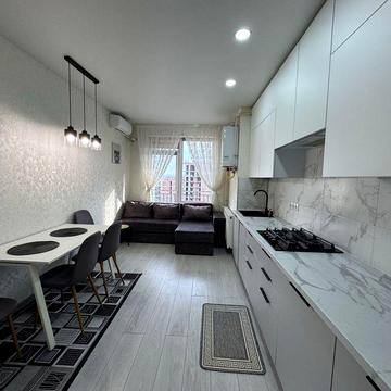 Здам велику 1 кім. новобудову в центрі