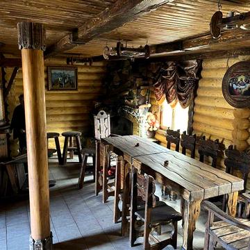 Продаж будинка із сруба на водоймі