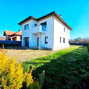 Продається добротний новозбудований будинок в м.Стрий...