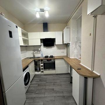 Сдам классную двухкомнатную квартиру с АГВ, 3 этаж, рядом с 1 школой!!