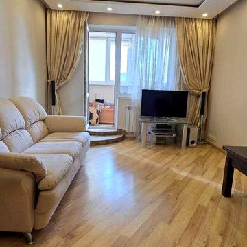 Продам 3 комн квартиру 79м2, ул.Родниковая, С. Салтовка J