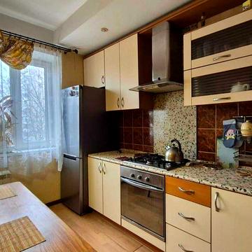 *3-кімнатна квартира в Бородинському мікрорайоні на вул. Товариська