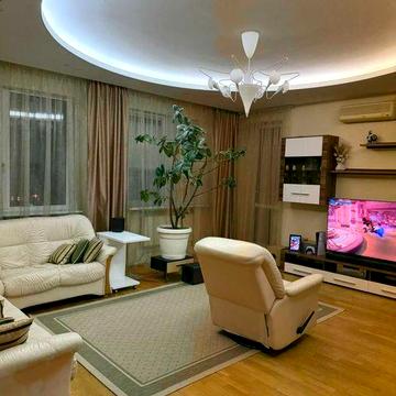 ВЛАСНА велика 4 кімнатна квартира в центрі Дніпра. БЕЗ КОМІСІЇ.