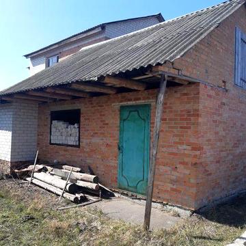 Продам недобудований будинок.