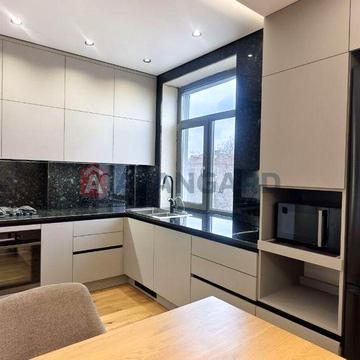 2 кімнатна квартира по вул. Жаботинського (12 квітня)