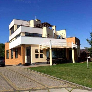 Продажа дома на Киевском море. 350м2 свой спуск для лодки.Страхолесье