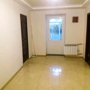 Камянецька вул., 84