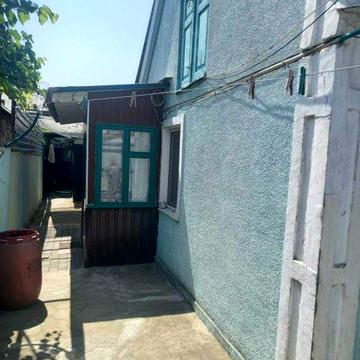 Продам два дома на одном участке