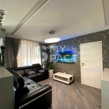 Дмитрівська вул., 75