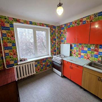 Без комісії! Нагірна. Другий поверх. 1-кімнатна поліпшеного плану.