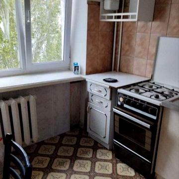 Продаю 2-х на Космонавтов.