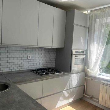 Гарна двохкімнатна ЮЗ, можна по перерахунку, або постанову.ід43048