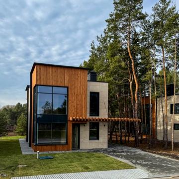 Приморська, 80