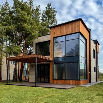 Приморська, 80