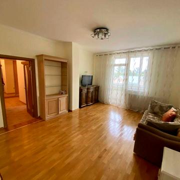 Оренда 2-кім. квартира вул. Ромашкова, індивід.опалення 72 м2