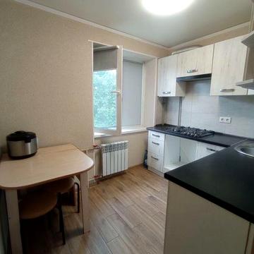 Продам 2х кімнатну Виставка СВ