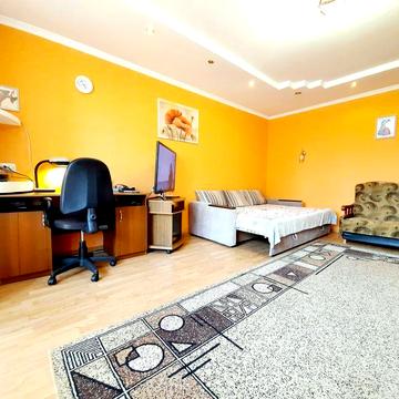 Простора однокімнатна квартира в районі автовокзалу