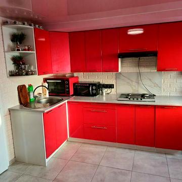 Продам будинок на дві автономні половини