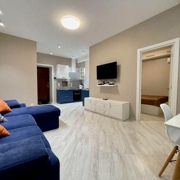 Шовковична вул., 13/2