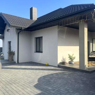 Продаж 3к Дім Новоселів вулиця