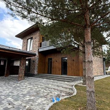 Будинок в Гореничах, 200 м², ГАЗ, фасад - клінкера цегла+червоний дуб