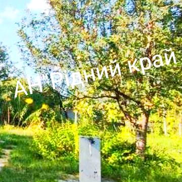 Дешево продається капітальна 2 пов. цегляна дача з ділянкою .