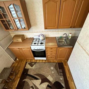 Здам 1 кім по Володимира Великого