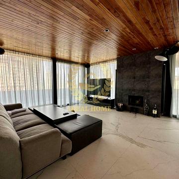 Продам 2-поверховий пентхаус на Печерську.