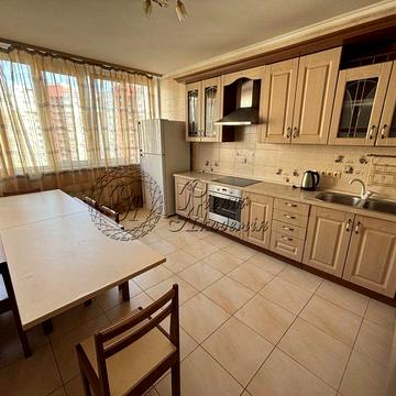 продаж трикімнатної квартири в ЖК "Ліко-Град 3"