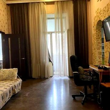 Дмитрівська, 19-а,продається квартира в центрі Києва .