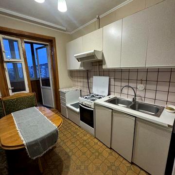 Вільна 3-х кімнатна квартира 40 район