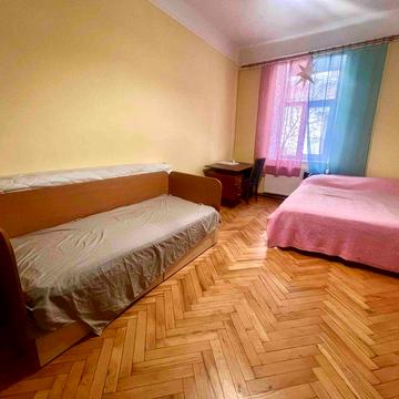 Оренда 3 кімнатної квартири в центрі міста вул Леонтовича