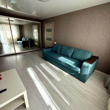 Оренда квартири на Богдана Хмельницького 2 кімнатна з паркомісцем