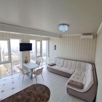 Видова 2-кімнатна квартира на вул. Робоча | 19 поверх | від власника