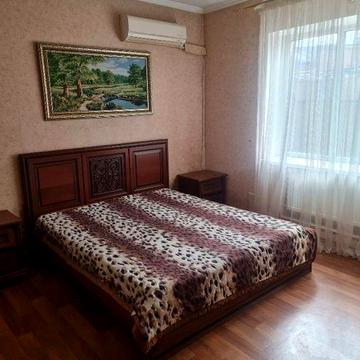 Сдам квартиру в частном доме .