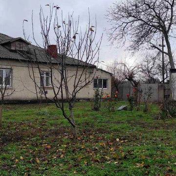 Будинок. Квартира 4-х кімнатна + гос.будівлі