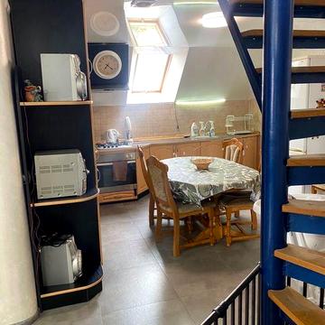 Продам будинок 206 м2 два гаражи приват ділянка 3,5 сотки Берегово