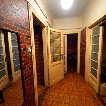 Продаж 3 кімнатної квартири Продається 3 кім старий фонд Центр