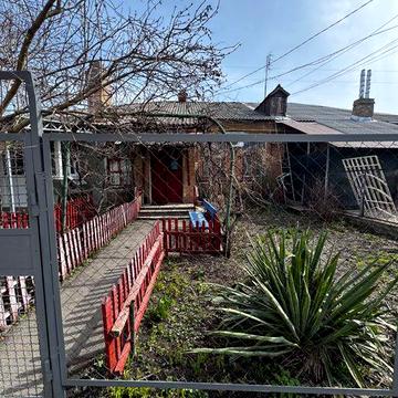 Продам частину будинку в центрі