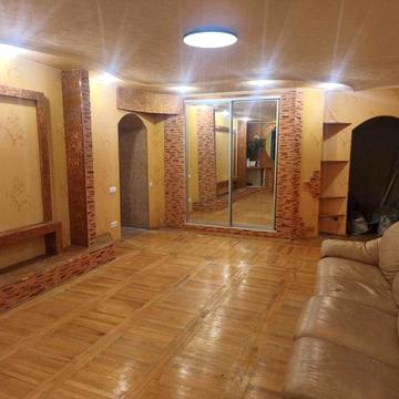 Простора 3-кімн. Придніпровськ 90 м.кв. вул.Електрична