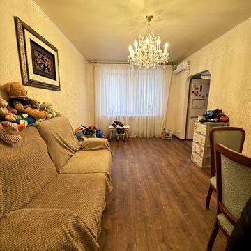 Продається 4 кімнатна сталінка на Бульварі.