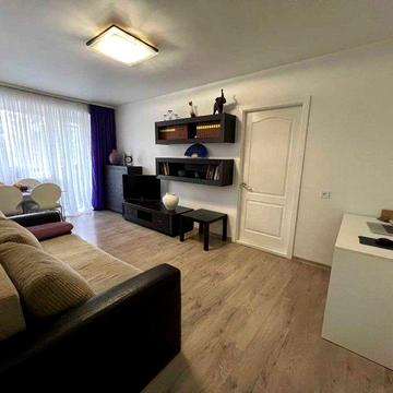 Продам 2-х кім.кв. з ремонтом, 15 хвилин метро.