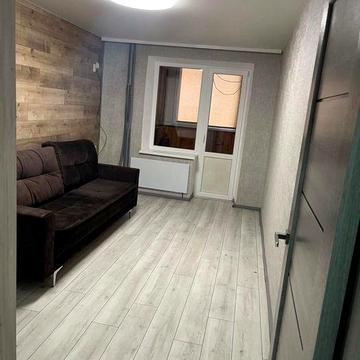 Продається  1/2 квартири