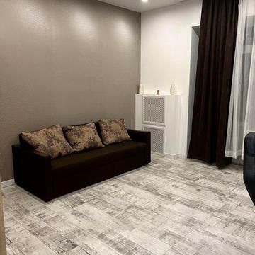 Сдам в аренду 2 комнатную квартиру в центре. Ул. Чичибабина,2