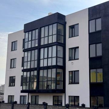 Продам квартиру з терасою