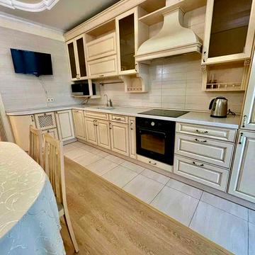 Здаю в оренду 2-кімнатну квартиру в цегляному новобудові  на Кедріна.