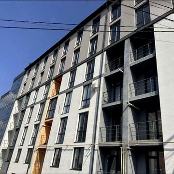 Продається 2 - кімнатна квартира на вул. Петриківська, район Дружба.