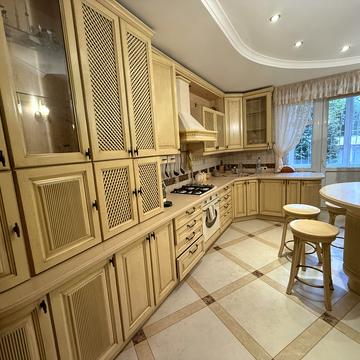 Генерала Тараса Чупринки вул. (Пушкіна), 112