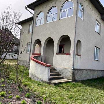 Будинок село Щербинці Новоселицького району Чернівецької області.