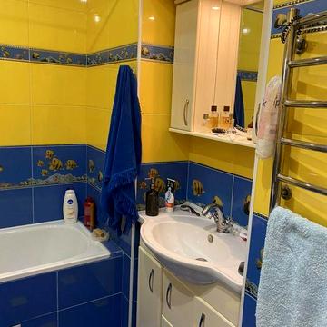 Продаютя полдома с хорошим ремонтом